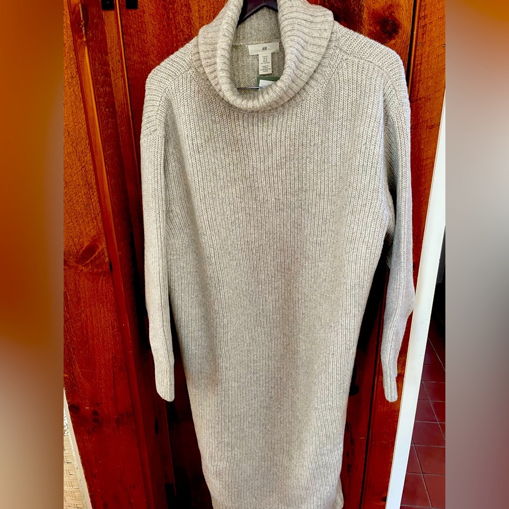 H&M oversized sweater dress size medium NWT